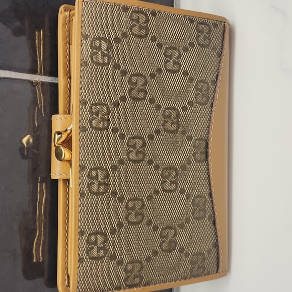 Gucci Vintage Kisslock Wallet EUC, COA - Picture 2 of 14